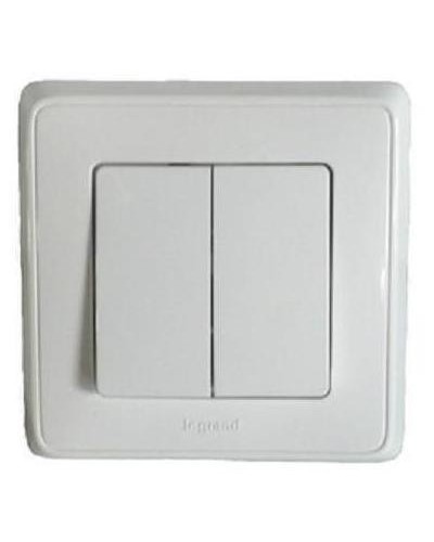 Выключатель автоматические клеммы 10 А 250 В белый Cariva Legrand 773658 в Березниках Аксессуары для кабель-канала Pintop.ru
