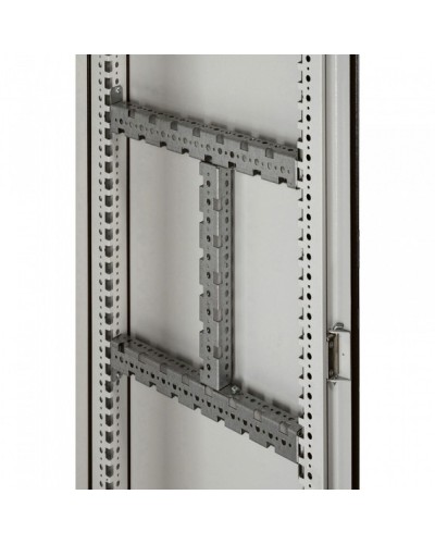 Набор траверсов Legrand 020532 в Березниках Аксессуары для стоек и шкафов Pintop.ru