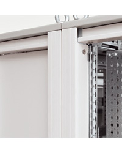 Облицовка Legrand 020561 в Березниках Аксессуары для стоек и шкафов Pintop.ru